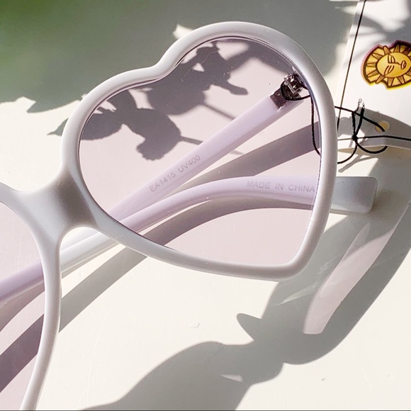 White Heart Sunglasses - Picture 6 of 6